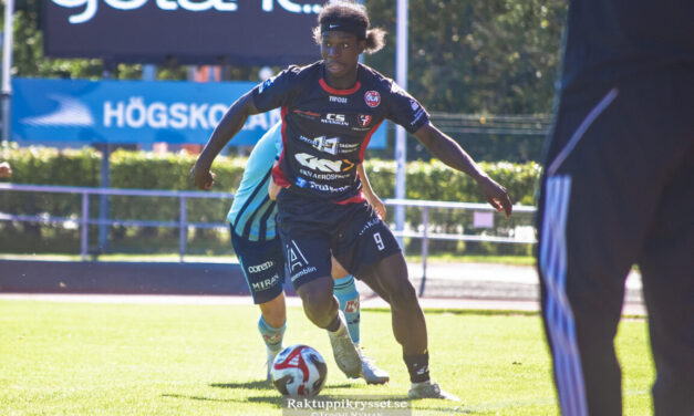 38 bilder: FC Trollhättan – Husqvarna FF