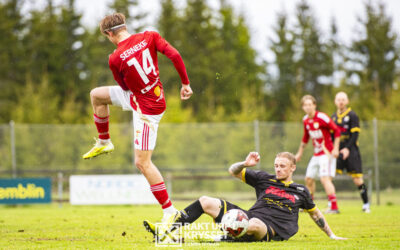 Derby, dramatik och röda kort – se bilderna från Halvorstorp–TBoIS